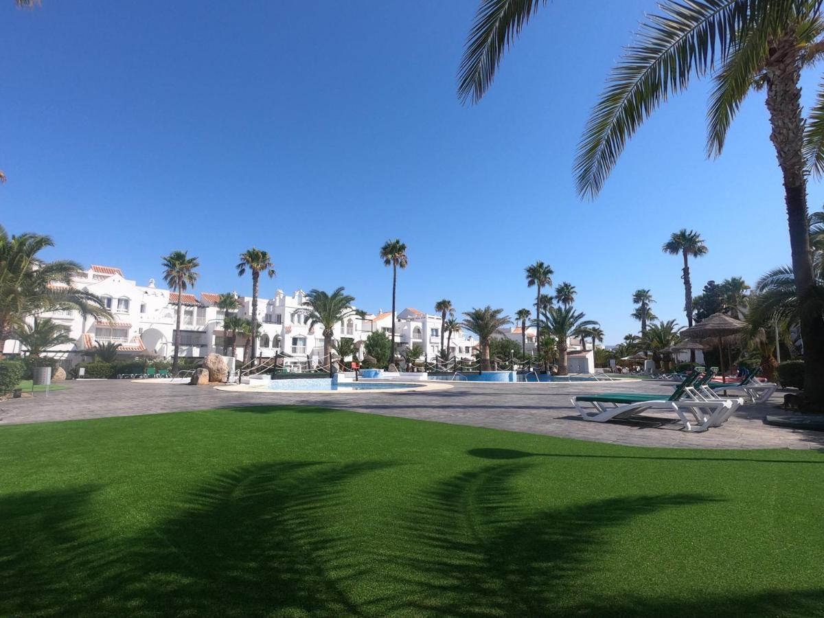 Apartamentos Golf Center Roquetas de Mar Eksteriør billede